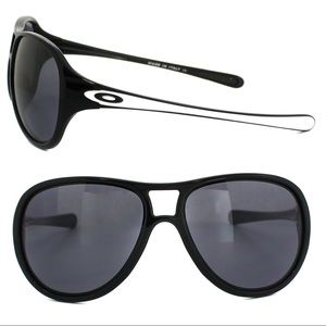 NEW!! Oakley Sunglasses!